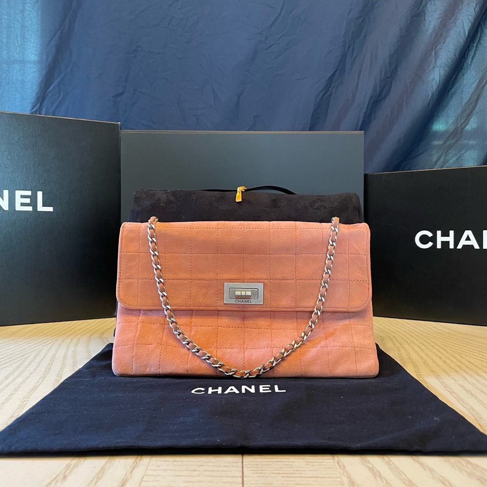 Authentic Chanel Handbag - Picture 4 of 10